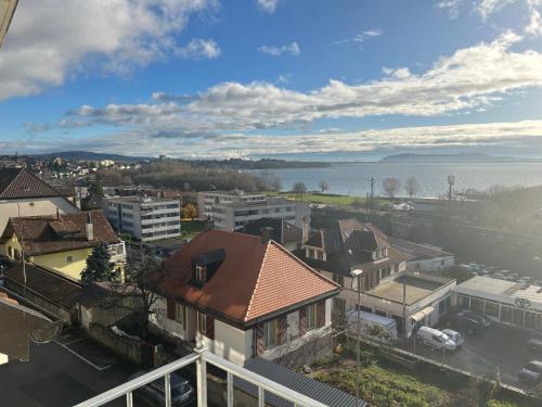 La Maison Bleue à 2 pas du Lac du Neuchâtel (La Maison Bleue a 2 pas du Lac du Neuchatel) in Hauterive