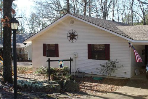 Aunt Pattie's Lake House