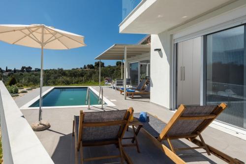 Wonderful Kefalonia Villa - 2 Bedrooms - Villa Solemare - Stunning Mountain Views and Private Pool - Pesada