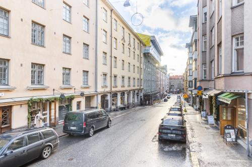 Exterior view, Cozy, spacious and calm apartment - top location in Ullanlinna