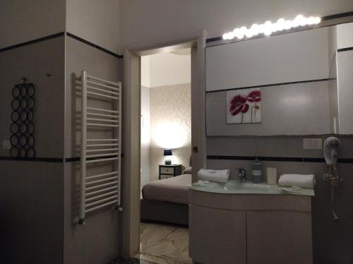 B&B Mini Hotel Incity-close train station and port- – Salerno, UT