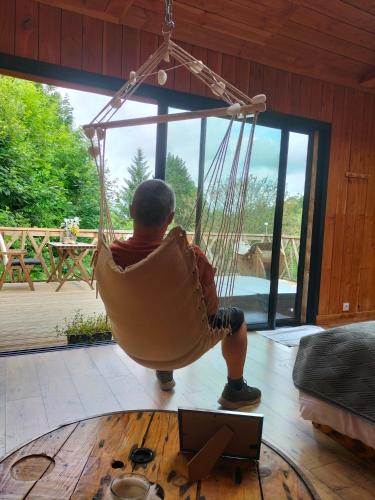 Cabane perchée avec jacuzzi gîte à louer Bot-Caérel