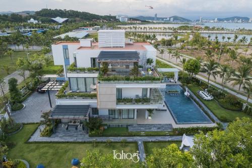 Tahagi Villa Tuan Chau Ha Long by HOFs - 숙소 외관