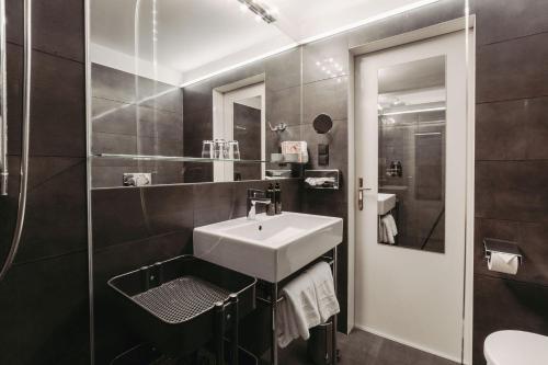 Double Room Regular image 10