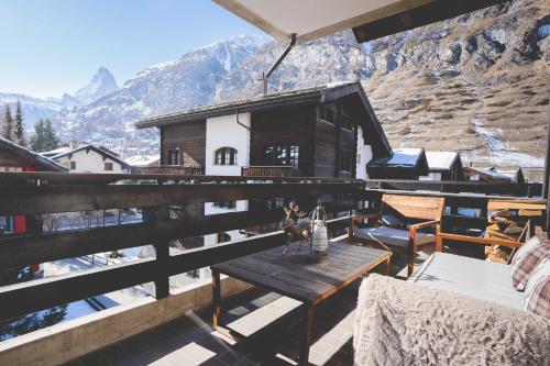 Stylish home with Matterhorn view in the center Zermatt