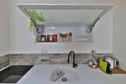 דירות קו ראשון לחוף - Apartments First line to the Beach in คีร์ยัต ยัม