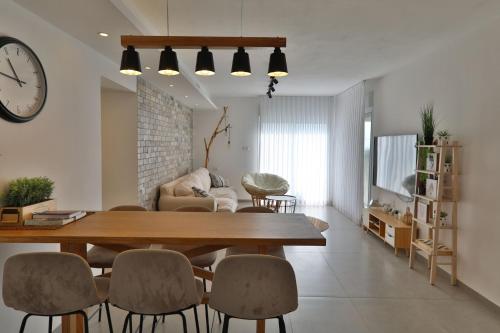 דירות קו ראשון לחוף - Apartments First line to the Beach in คีร์ยัต ยัม