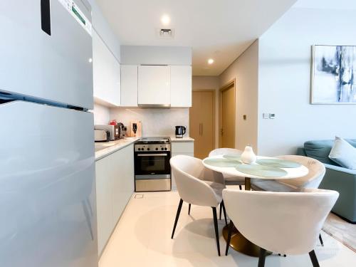 Luxury Burj Royale with Balcony & View Downtown - image 3