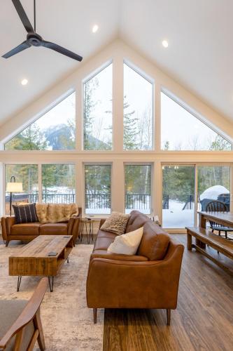 Powder House Chalet by Fernie Central Reservations