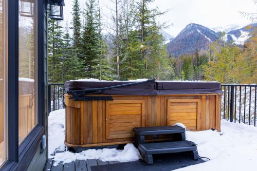 Powder House Chalet by Fernie Central Reservations