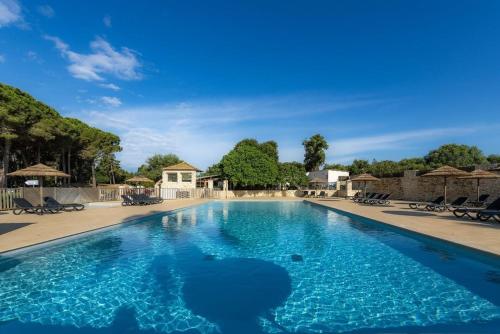 Úszómedence, Camping Campo Di Liccia in Bonifacio