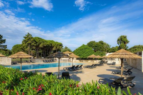 Úszómedence, Camping Campo Di Liccia in Bonifacio