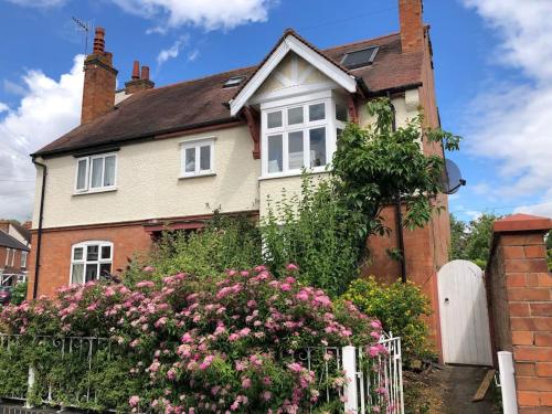 Luxury 6 bedroom retreat in Stratford Upon Avon gîte à louer Stratford-upon-Avon Railway Station