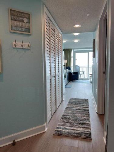 2501 S Ocean Blvd, 0507 - Ocean Front Sleeps 6 in Myrtle Beach, USA