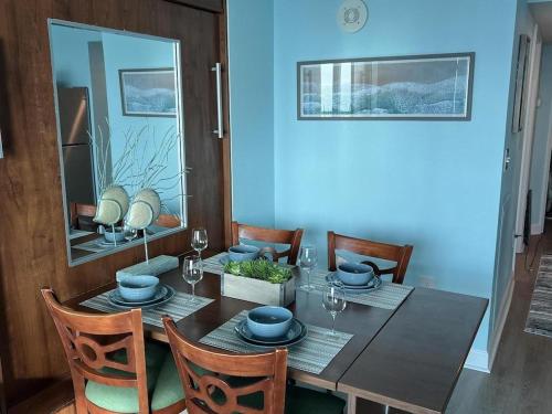 2501 S Ocean Blvd, 0507 - Ocean Front Sleeps 6 in Myrtle Beach, USA