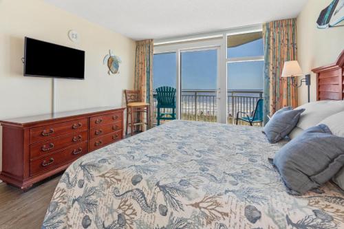 2501 S Ocean Blvd, 0211 - Ocean Front Sleeps 8 in Myrtle Beach, USA