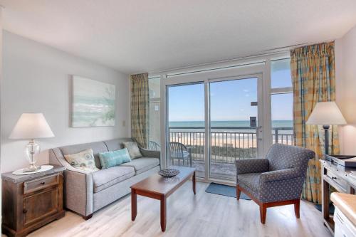 2501 S Ocean Blvd, 0209 - Ocean Front Sleeps 6 in Myrtle Beach, USA