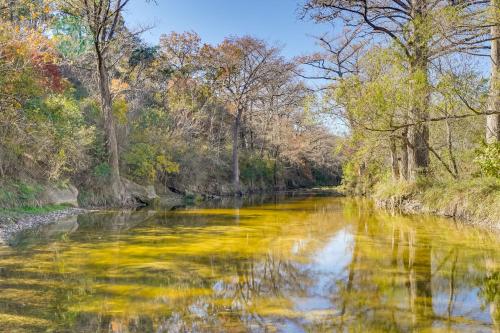 Cozy Bandera Cottage with Medina River Access!