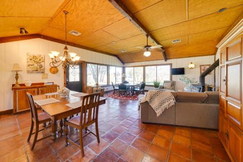 Quiet Bandera Country Home W/ Medina River Access! - Bandera, TX