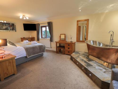 Orcaber Farm Retreat - image 12
