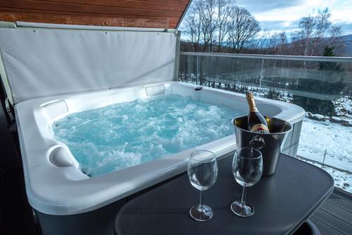 Aparts4U - Kras Resort Apartament A302 z prywatnym jacuzzi, sauną i widokiem na góry, Szklarska Poręba