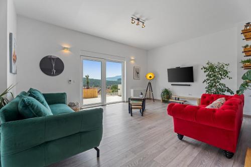 Villa Belina: 4 ensuite bedrooms game room heated pool sauna & gym - image 6