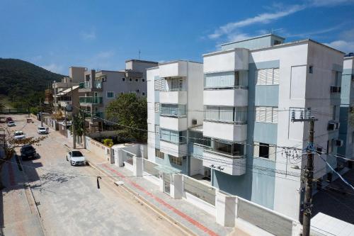 Apartamento de 3 dormitórios em Mariscal