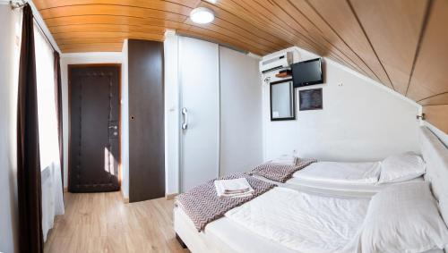 Guest House Ćiro - image 7