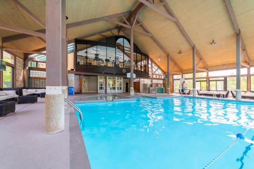 Peldbaseins, Horseshoe Valley Suites - The Evergreen in Oro-Medonte (ON)