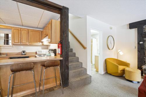 Spacious Northbrook 3 townhouse only 2 miles from restaurants & nightlife in Killington, USA