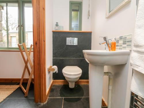 Hay Loft Camborne - image 11