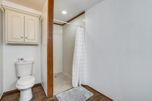 Rogers Vacation Home with Yard 5 Mi to Bentonville Rogers Vacation Home with Yard 5 Mi to Bentonville