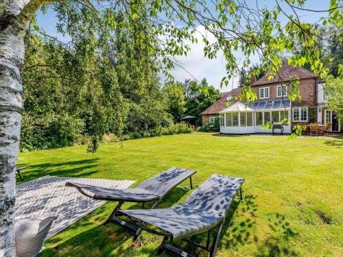5 Bed in Rye 82395