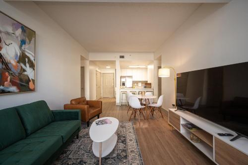 Classy Uptown Darling