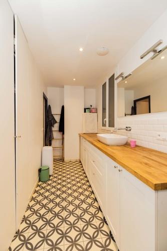 Charming duplex in the heart of Les Batignolles - image 13