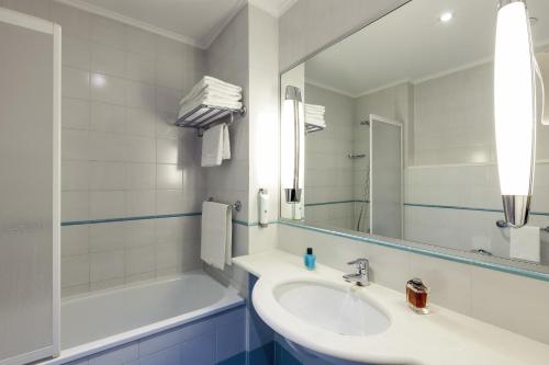 Ibis Styles Napoli Garibaldi - image 5