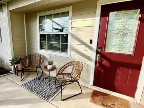 Hidden Gem: Escape to Newlin Cottage in Cape Coral thumb 4