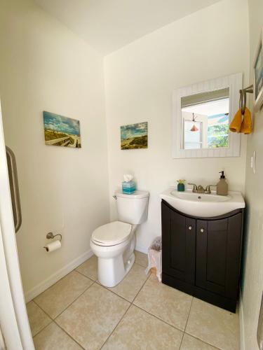 Hidden Gem: Escape to Newlin Cottage in Cape Coral detail