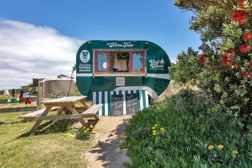 Karo Hut A - Ninety Mile Beachfront Cabin