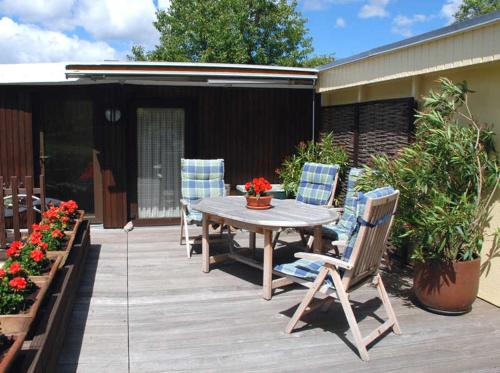 2 bedrooms, 4 beds