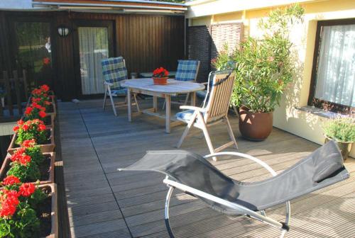 Ferienappartements unterm Reetdach in Altensien