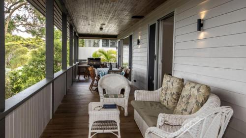 Instalaciones, 'Woodlands at Beachview' by HolidayCo in MacMasters Beach