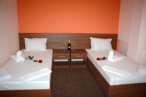 Hotel Iris - image 6