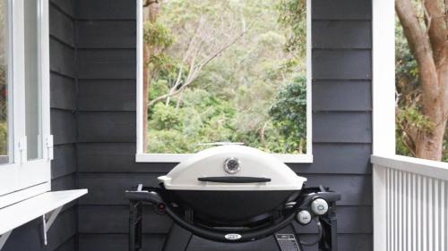 Instalaciones, 'Bouddi Bush and Bay Retreat' by HolidayCo in Killcare