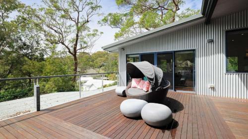 Instalaciones, 'Space and Serenity at Pretty Beach' by HolidayCo in Pretty Beach