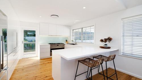 Instalaciones, 'Ambleside By The Sea' by HolidayCo in Killcare