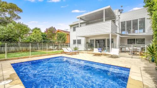 Instalaciones, 'Binalong House' by HolidayCo in Killcare