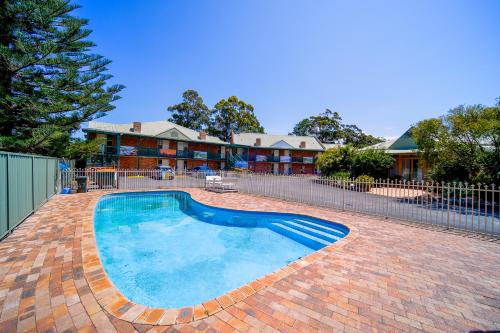 Exterior view, Golf Place Inn Wollongong in Wollongong
