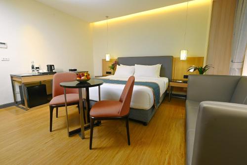 room detail thumbnail 1