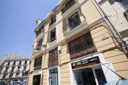 Singular Apartments Station